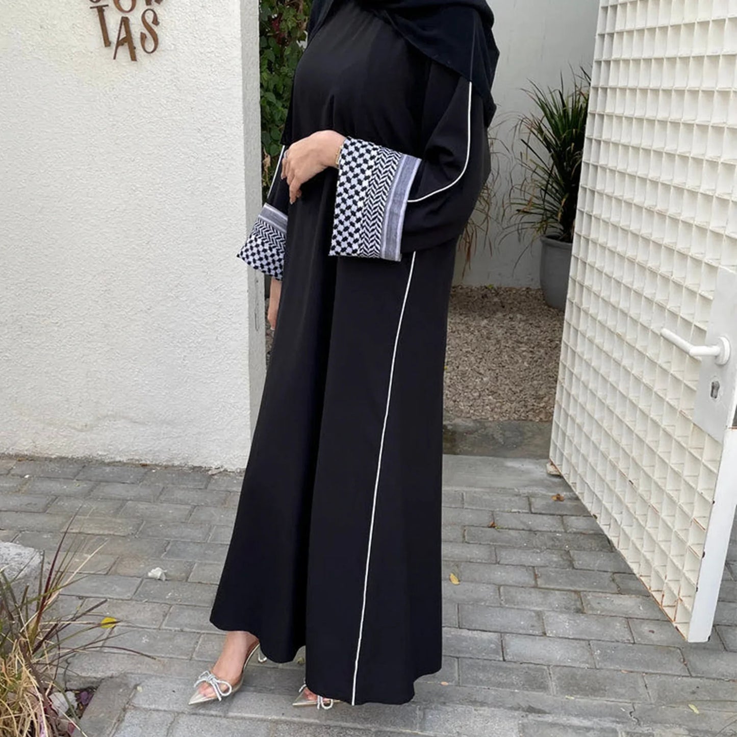 Kuffiyeh Linen Abaya